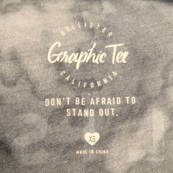 Hollister Graphic Tee - Picture 3 of 3